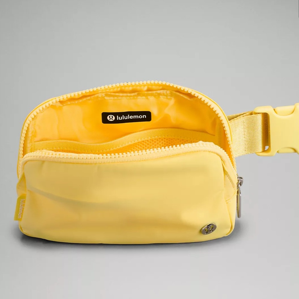 LAST ONE❗️Lululemon Everywhere Belt Bag Sunray ☀️ 🏖 - Picture 2 of 9